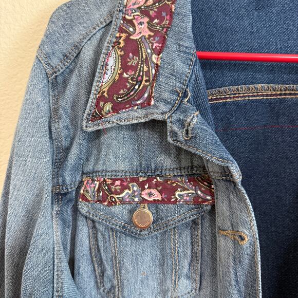 Upcycled Lightweight Denim Trucker Jacket w/Shawn Mendes Graphic On Back Size L - Picture 5 of 10
